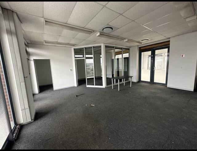 158M² OFFICE TO LET IN CENTURY CITY